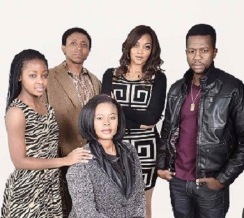 Thuso Mbedu with fellow cast (Image: News24)